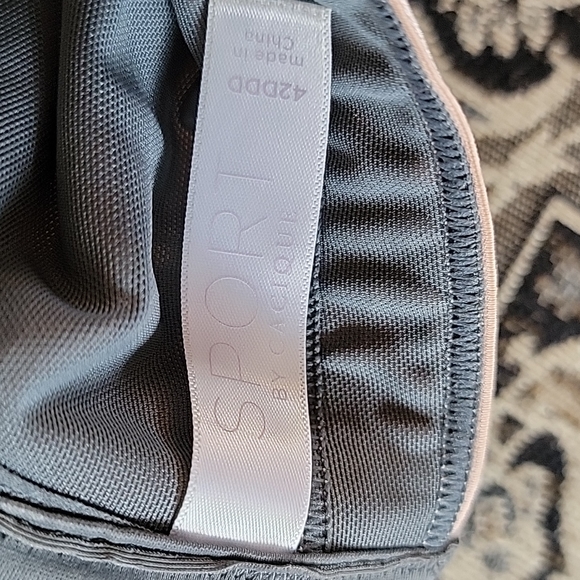 42DDD Sports Bra by Cacique - Picture 3 of 5